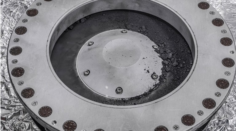 La NASA n’a pas le bon tournevis pour ouvrir la boîte qui contient les fragments de l’astéroïde Bennu © Fournis par Le Huffington Post