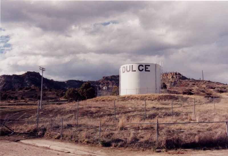Center for Land Use InterpretationDulce compte moins de 3 000 habitants.